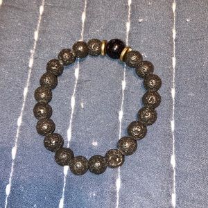 black bead bracelet